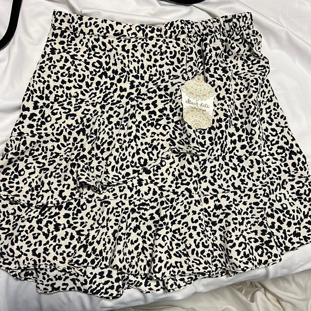 Brand new leopard print skirt